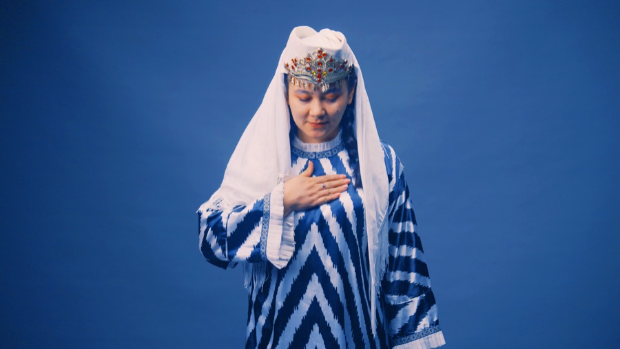 An'anaviy ikat (atlas) milliy libos